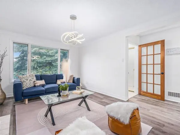 20 Newhaven ST #Unit A, South Of Baseline To Knoxdale, ON K2G 0X5