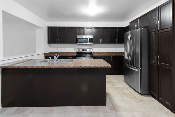 1035 Victoria RD S #107, Guelph, ON N1L 0H5