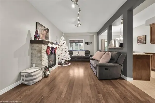 35 Willowbanks TER, Hamilton, ON L8E 0C3