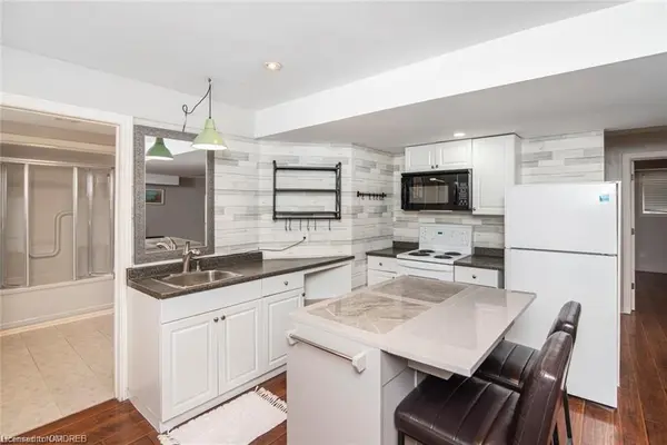 14 ORMONDE AVE #Lower, St. Catharines, ON L2M 5P2