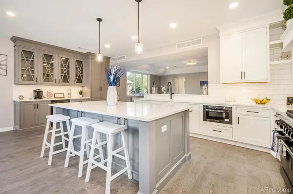 1223 N Main ST, Rochester, MI 48307