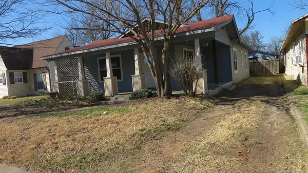 107 Scurlock Avenue, Cleburne, TX 76031