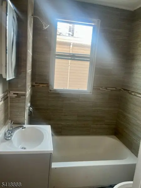 95-97 Alexander St, Newark City, NJ 07106