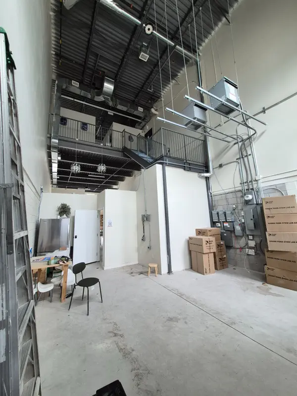 5260 Solar DR #C106, Mississauga, ON L4W 5E1