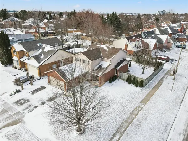 3 Alona AVE, Cambridge, ON N3C 3Y5