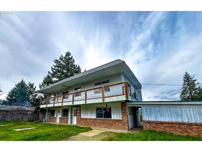 411 UPPER TERRACE LN, Glide, OR 97443