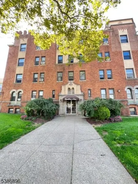 303 Hamilton Pl #D4, Hackensack City, NJ 07601