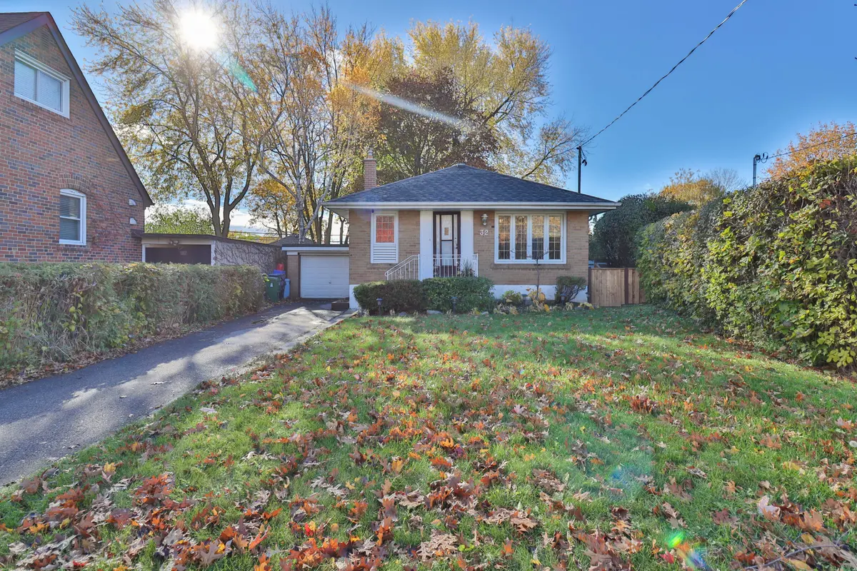 32 Christina CRES, Toronto E04, ON M1R 4H6