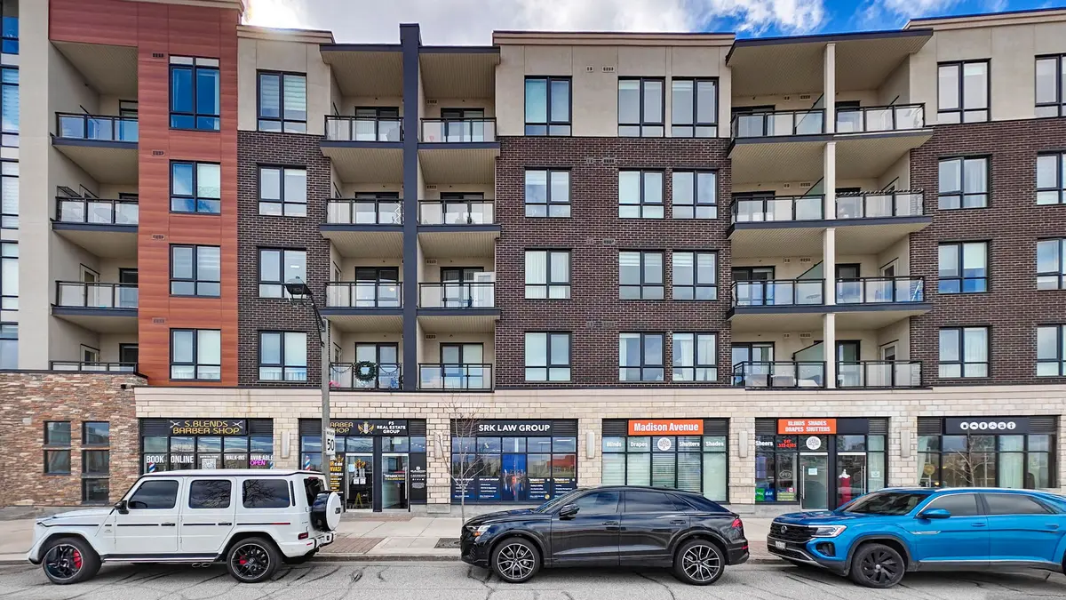 150 Oak Park BLVD #4, Oakville, ON L6H 0E7