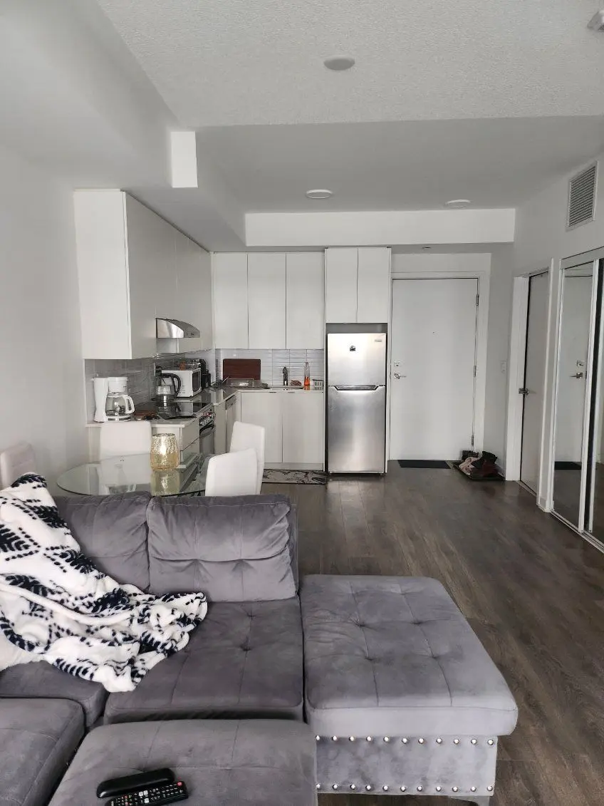 120 Canon Jackson DR #104, Toronto W04, ON M6M 0B8