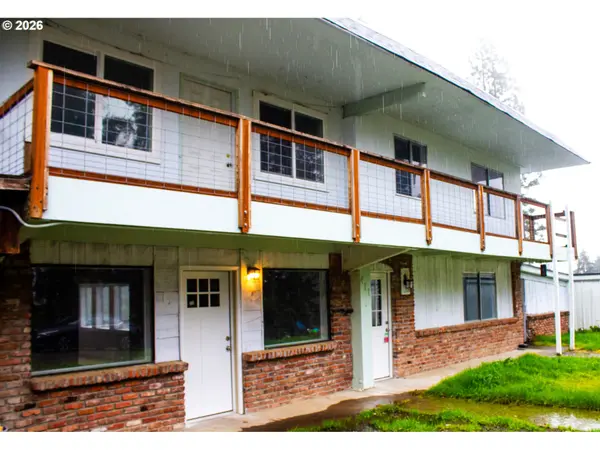 411 UPPER TERRACE LN, Glide, OR 97443