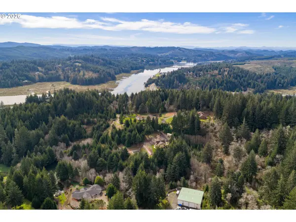 93505 PATTERSON LN, Coos Bay, OR 97420