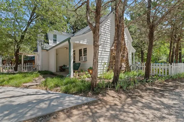 301 E 7th Street, Shady Shores, TX 76208