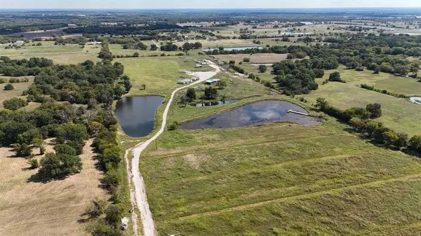 7829 Fm 513 S, Lone Oak, TX 75453