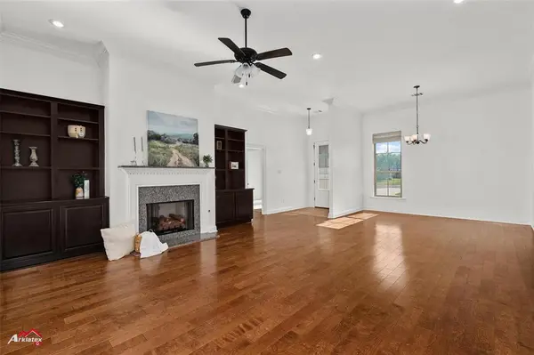 320 Camelback Drive, Bossier City, LA 71111