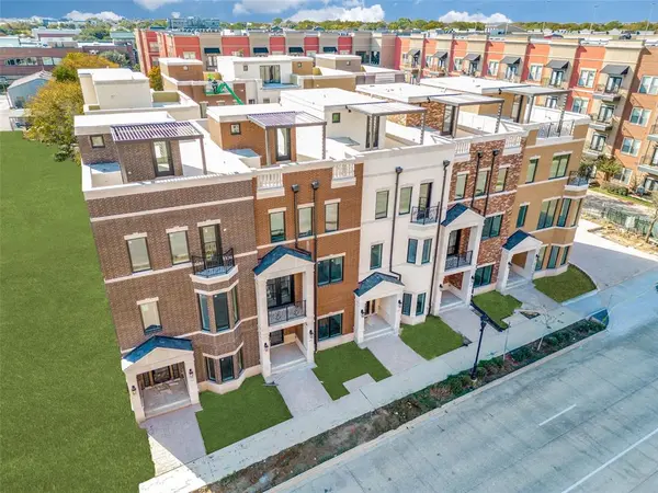 218 E Dallas Road #102, Grapevine, TX 76051