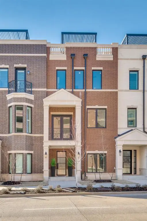 218 E Dallas Road #102, Grapevine, TX 76051