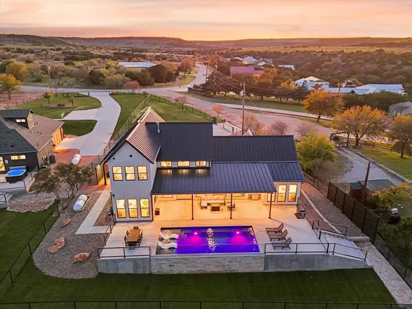 1100 Creekview Cove, Strawn, TX 76475