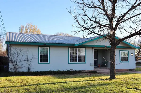 109 Novice Road, Winters, TX 79567