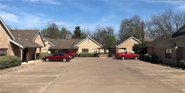 503 N WASHINGTON Street #A, Kaufman, TX 75142