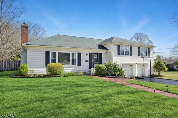 500 E Valley View Ave, Hackettstown Town, NJ 07840