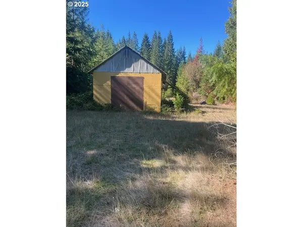 1890 UPPER CAMAS RD, Camas Valley, OR 97416
