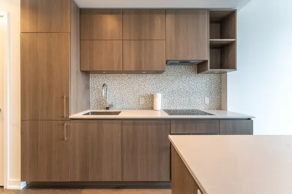 1 Yorkville AVE #3709, Toronto C02, ON M4W 0B1