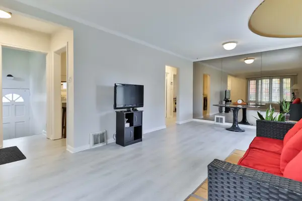 32 Christina CRES, Toronto E04, ON M1R 4H6