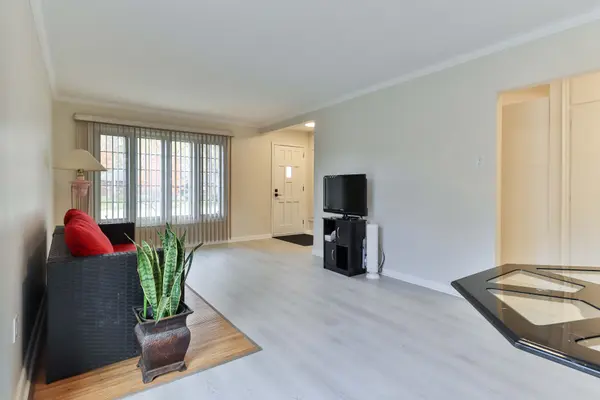 32 Christina CRES, Toronto E04, ON M1R 4H6