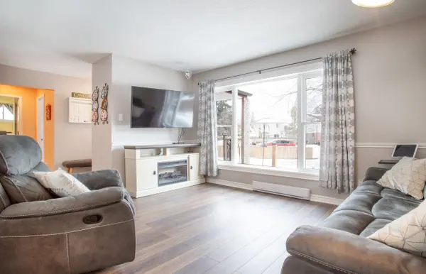 158 Blossom CT, Scugog, ON L9L 1G5