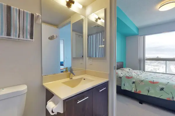 135 Village Green SQ #1015, Toronto E07, ON M1S 0L1