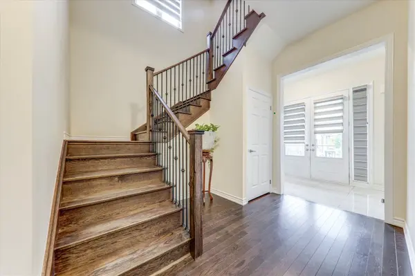 318 Fleetwood DR, Oshawa, ON L1K 3G2