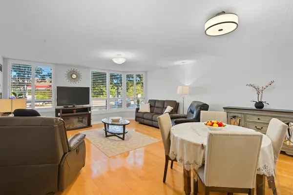 14924 Yonge ST #111, Aurora, ON L4G 6H7