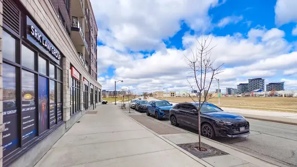 150 Oak Park BLVD #4, Oakville, ON L6H 0E7