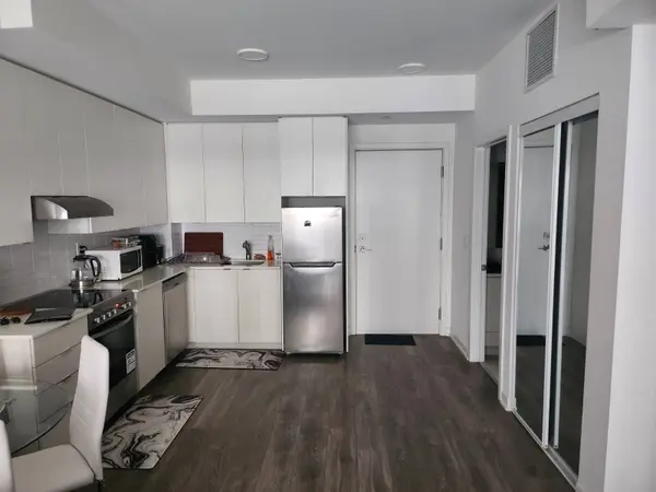 120 Canon Jackson DR #104, Toronto W04, ON M6M 0B8