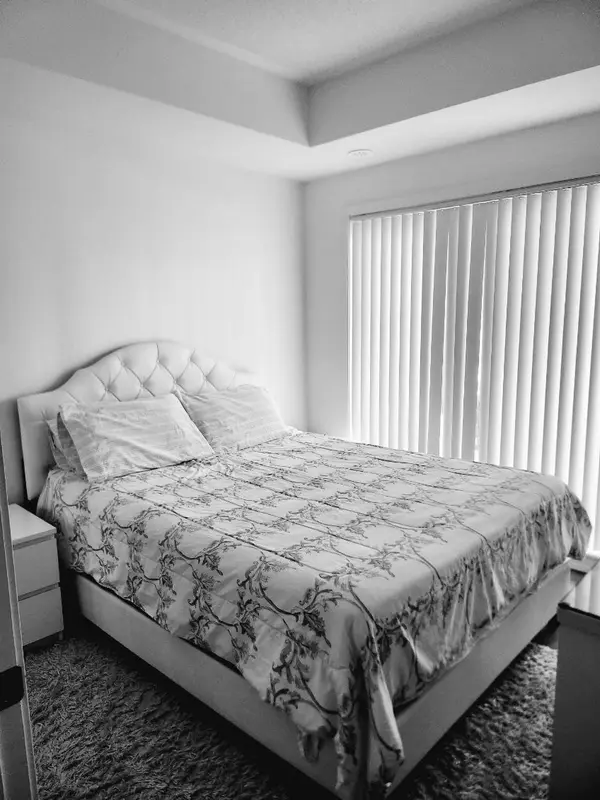 120 Canon Jackson DR #104, Toronto W04, ON M6M 0B8