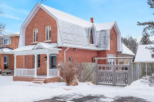 4 O'Donnell CT, Country Place - Pineglen - Crestview And Area, ON K2E 1B4