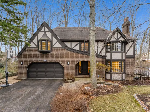 370 Green Acres DR, Waterloo, ON N2K 1Z1