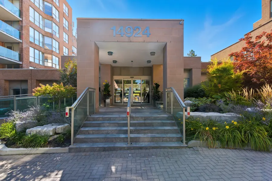 14924 Yonge ST #111, Aurora, ON L4G 6H7