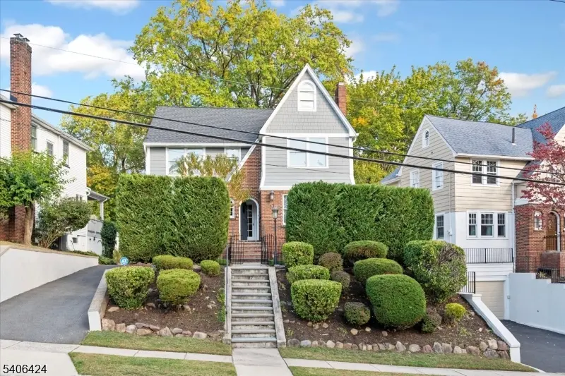 17 Glen Ridge Pkwy, Bloomfield Twp., NJ 07003