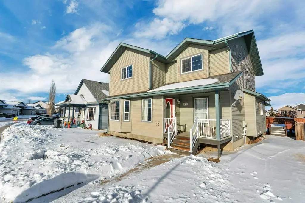 132 Sabre RD, Springbrook, AB T4S 2H7