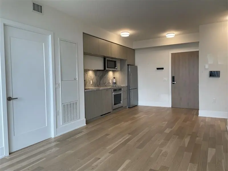 585 Bloor ST E #4221, Toronto C08, ON M4W 0B3