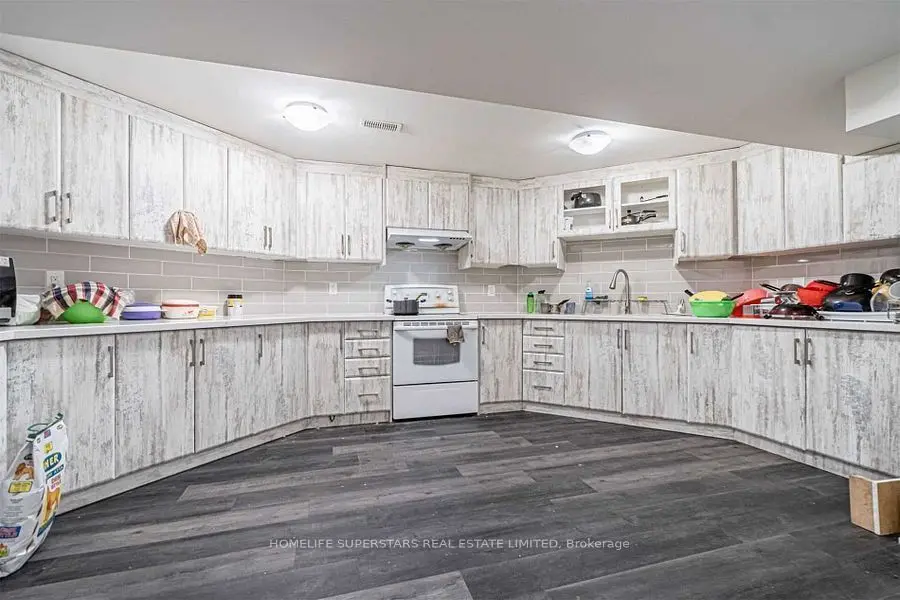 75 Parkside DR #Lower Level ( Legal Apt.), Brampton, ON L6Y 3A2