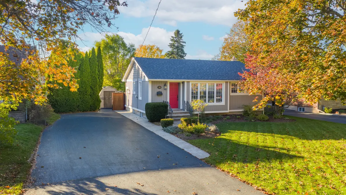 38 Albany DR, St. Catharines, ON L2N 3T5