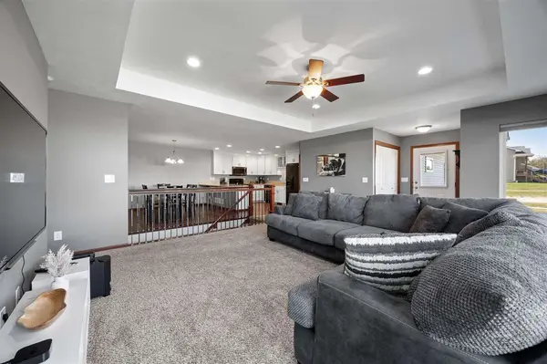 814 Croell Ave, Tiffin, IA 52340