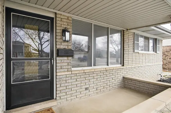 2995 Groves DR, Sterlingheightscity_macomb, MI 48310