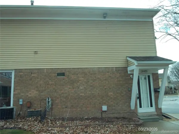 24495 Quad Park LN, Clinton Charter Township, MI 48035