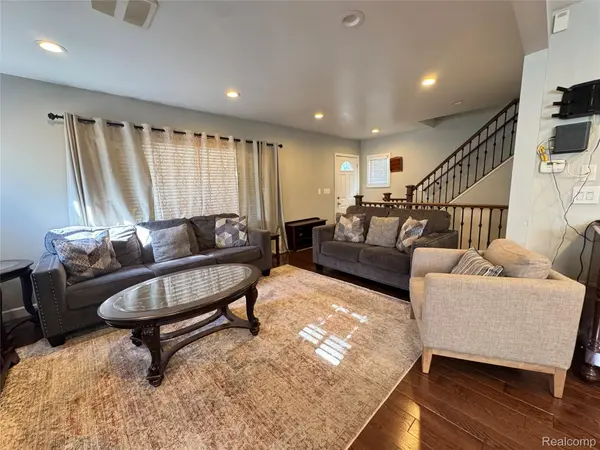 6438 Barrie ST, Dearborn, MI 48126