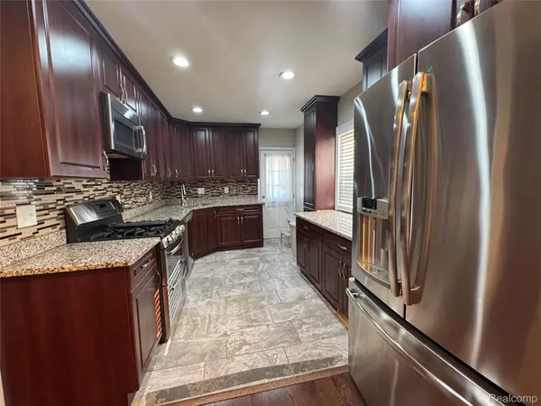 6438 Barrie ST, Dearborn, MI 48126