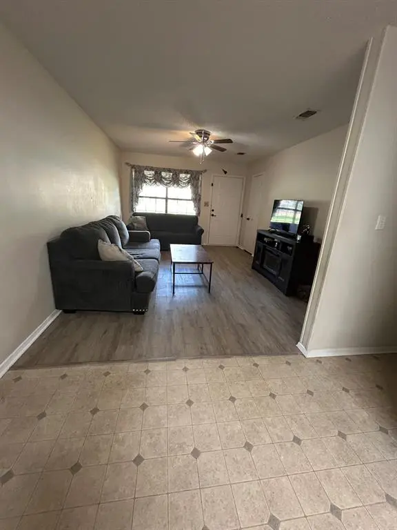 2275 Graham Street, Paris, TX 75460